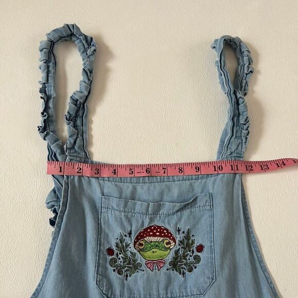 Hot Topic Denim Overall Romper Shorts Women’s Size 2 Mushroom Embroidered Cottag - Picture 6 of 11